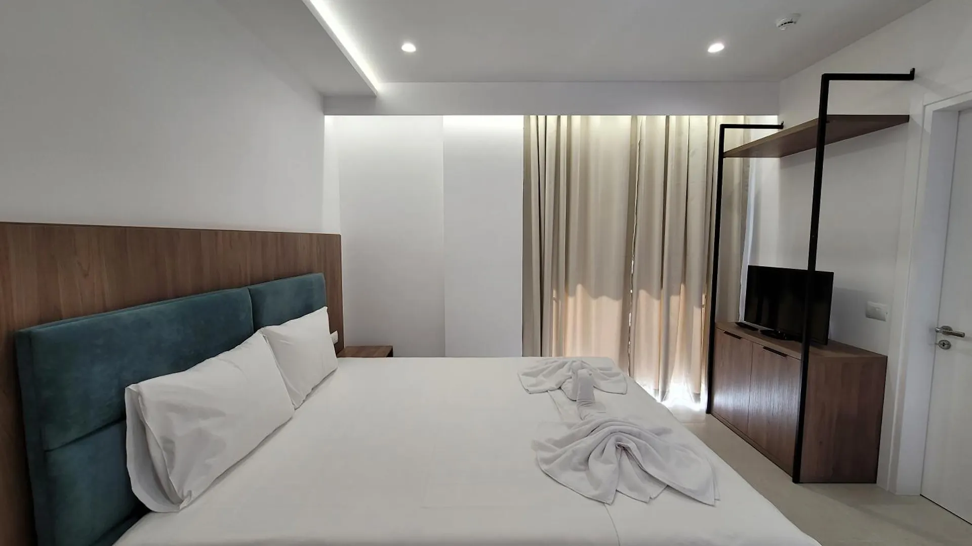 Prestige Hotel Ksamil 3*,