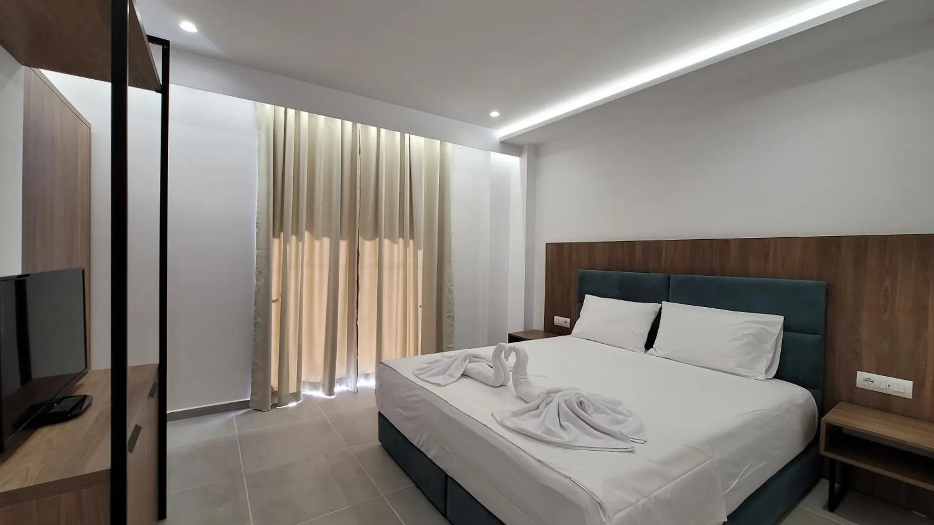 Prestige Hotel Ksamil 3*,